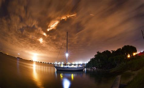 Photographers Shine Capturing Stunning Spacex Night Launch