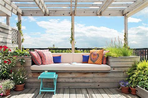 Desain rumah ini dapat menginspirasi kamu apabila kamu memiliki lahan kecil. Percantik Rooftop, Inilah Langkah-langkahnya