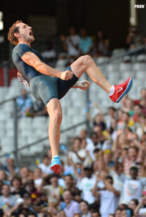 Il a ensuite échoué par trois fois à 5,86 m, ce qui aurait. Renaud Lavillenie réussit le record de 6,16m, le 15 ...