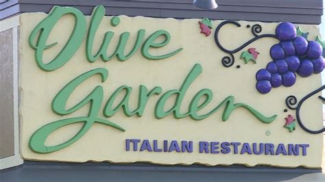 Olive Garden Waitress Facebook Post Helps Police Arrest Couple For