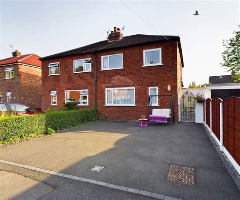 Cruttenden Road Stockport Sk2 3 Bedroom Semi Detached House For Sale In Stockport Ian Tonge