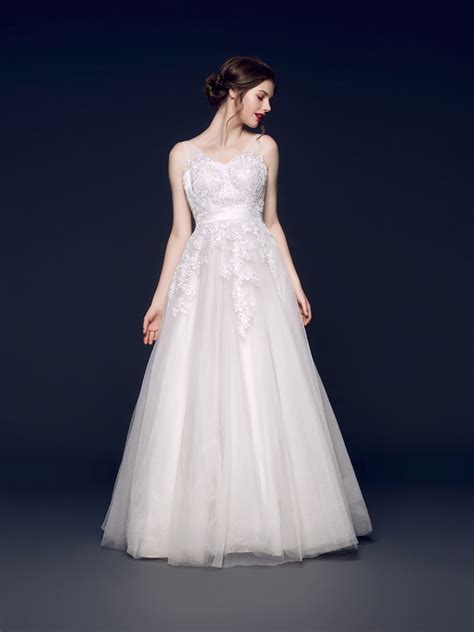 38 Incredibly Romantic And Elegant Wedding Gowns For The Wedding Of
