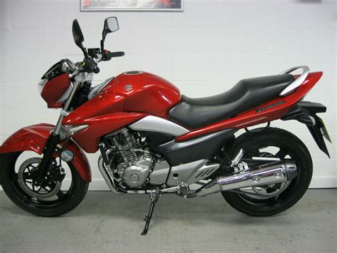 Inazuma 250 comes with liquid cooled, sohc, twin cylinder, fuel injected, 250cc engine which generates maximum power of 26bhp @ 8,500 rpm and maximum. Suzuki GW 250 L3 INAZUMA GW250