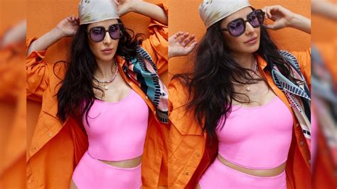 Katrina Kaif Pink Bikini Actress Beachwear Sexy Looks Share On Social Media કેટરીના કૈફે પિંક