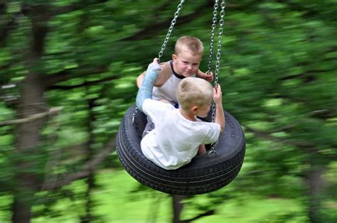 We browsed the outdoor fabric section of our local fabric store and picked out one we liked. DIY - Old Fashioned Tire Swing | Diy tire swing, Old tires ...