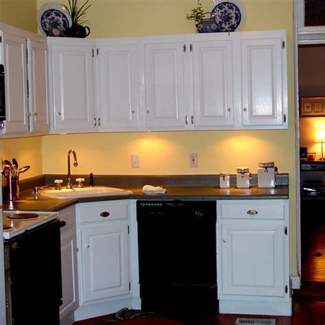 New kitchen cabinets typically make up a significant percentage of your budget. Inexpensive Kitchen Makeover -- Making the Most of What ...