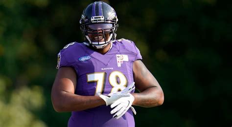 Chiefs Acquire Star Ot Orlando Brown From Ravens For Draft Picks