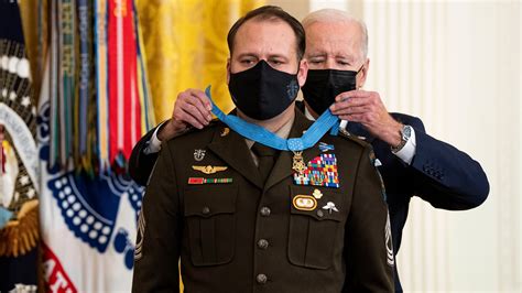 Biden Honors Three U S Soldiers With Nation’s Top Military Award The New York Times