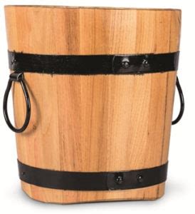We know that a good oak barrel can fragment the best wines in the world. Decorative barrels - wooden barrels for flower pots etc