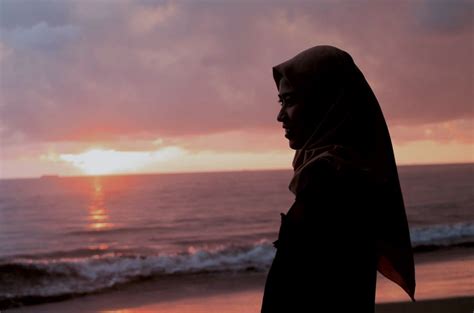 Gambar Wanita Muslimah Dari Belakang At My