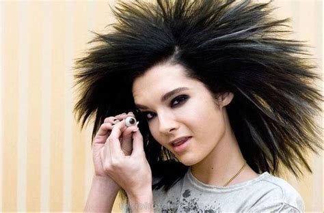 Bill kaulitz, der charismatische sänger der deutschen musikband tokio hotel, lässt sich in kein schema zwängen. Pin von necty auf Bill Kaulitz T.H. in 2020