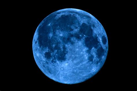 On October 31st You Can Witness A Stunning Blue Moon
