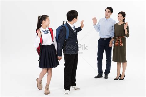 Parents Send Their Children To School Photo Imagepicture Free Download
