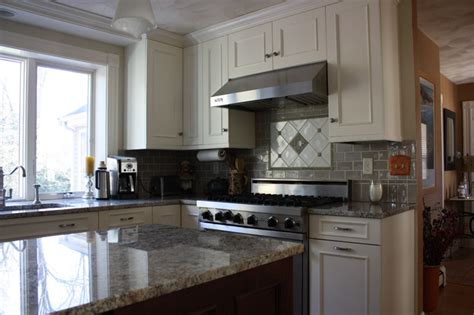 Our wholesale rta white uptown white cabinets are one of the most popular styles of cabinetry, and great buy cabinets offers factory direct pricing. Linen White Painted Kitchen Cabinets - Transitional ...