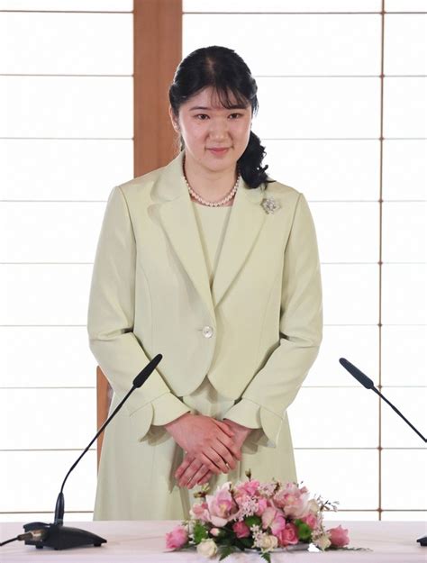In Photos Princess Aiko Holds 1st News Conference As Adult Imperial