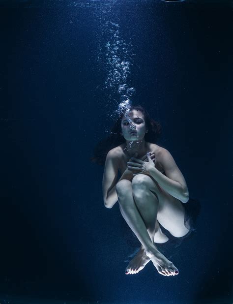 Wallpaper Women Underwater X Wallpapermaniac Hd Wallpapers Wallhere