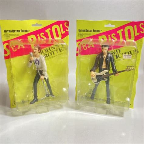 johnny rotten and sid vicious sex pistols ultra detail figure set of 2 unopenedのebay公認海外通販｜セカイモン