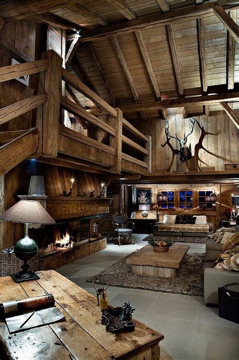 En la decoración rústica de una sala, la madera y el cristal deben unirse para crear un espacio único en la estancia. sala y 2do piso (con imágenes) | Casas, Casas cabañas ...