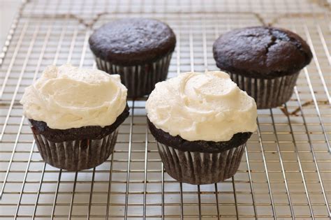 Ermine Frosting | Recipe | Not too sweet frosting, Ermine frosting, Frosting