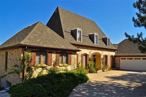 Nov 13, 2017 · sunlight window and door systems, inc. Neo-Eclectic Architecture Homes | House styles, House roof ...
