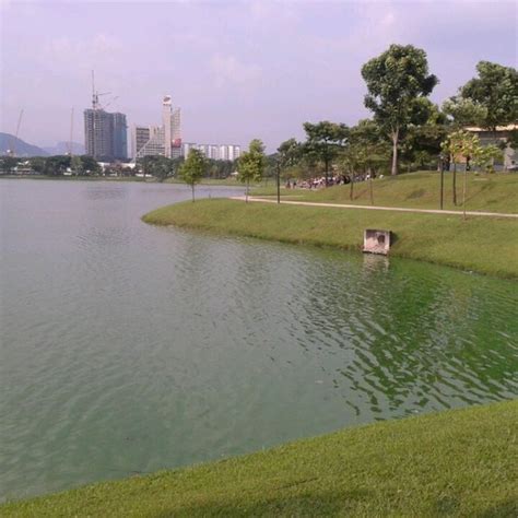 Taman tasik ampang hilir vacation rentals. Taman Tasik Ampang Hilir - Park