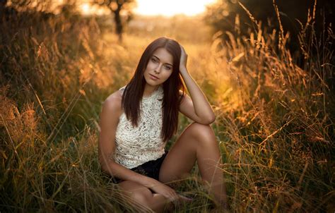 50 Cool Senior Picture Ideas To Try In 2023