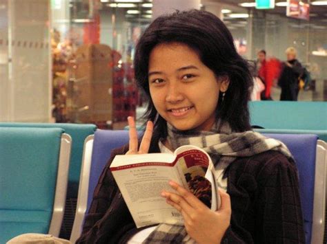 Pecatur putri indonesia dengan gelar grand master, irene kharisma sukandar, meminta publik tanah air untuk bijak menyikapi polemik dewa_kipas. Serabi Indonesia: IRENE KHARISMA SUKANDAR : SANG JUARA CATUR ASIA 2012