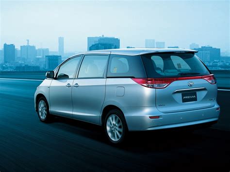 New Toyota Previa 2016 2 4 SE Photos Prices And Specs In Qatar