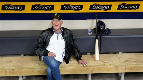 Bob Uecker Back Behind The Mic For His 53rd Season After Quiet Offseason