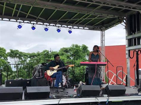 It is located 234 miles (377 km) northwest of new orleans on the mississippi and yazoo rivers, and 40 miles (64 km) due west of jackson, the state capital. Mississippi Barbecue Company brings the blues to Vicksburg ...