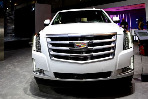 Best prices in canada for leasing the 2021 cadillac escalade base automatic awd. The 2020 Cadillac Escalade ESV Has an Outrageous Amount of ...