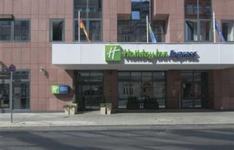 You mustn't worry about air temperature because. Hotel Holiday Inn Express, nahe dem Städel Museum