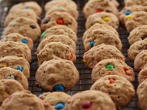 During the summer time, i have a lot of free time to do some of the things i love.shopping, decorating, baking, exercising etc. The Pioneer Woman's 14 Best Cookie Recipes for Holiday ...