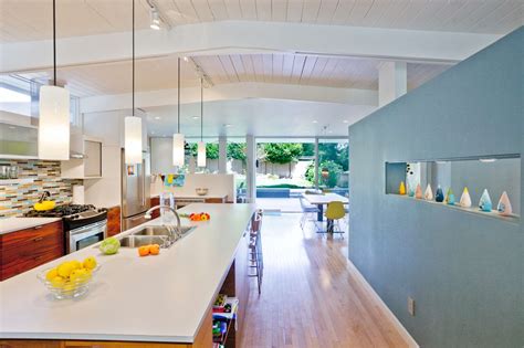 The first apartment had an area of 80 square meters and rooms that totaled 480 square meters. 20 Ranch-Style Homes With Modern Interior Style