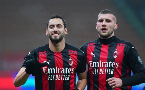 Trovarai anche le sfide della nazionale di calcio italiana ed estere. Serie A calcio oggi: calendario partite 3 gennaio, tv ...