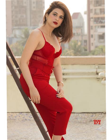 Actress Shraddha Das Red Hot And Sexy New Hd Stills Social News Xyz