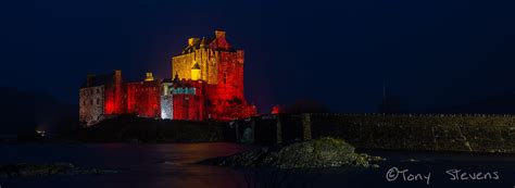 Eilean Donan Castle I Believe That The Red Flood Lighting Flickr