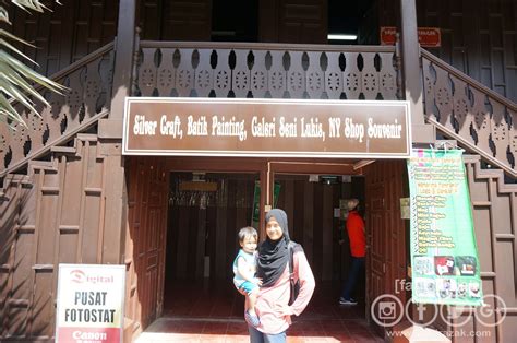 Pasar siti khadijah merupakan destinasi membeli belah yang amat popular di bandar kota bharu. Day 5: Pantai Penarik, Kampung Kraftangan Kelantan ...