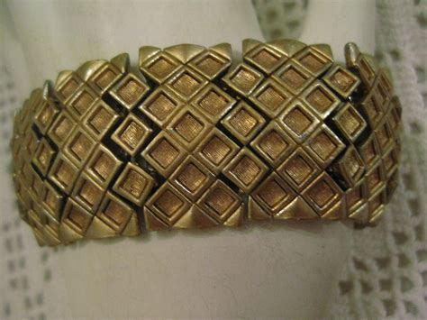 HATTIE CARNEGIE BRACELET Hattie Carnegie Honeycomb Yellow Gold | Etsy | Textured bracelet, Gold ...