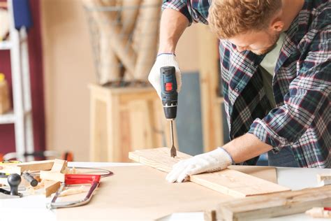 5 Best Reasons To Hire A Carpenter For Your Custom Furniture Pieces