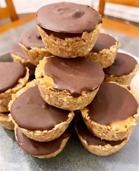 Add the /14 cup of peanut butter, 1/4 cup of honey, and 1/3 cup of maple syrup to make the mixture for the oat cups. Friday Favorite: PB & Chocolate Granola Cups | LYNX Triathlon