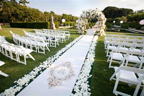 Custom Aisle Runner Designs For Your Wedding Ceremony