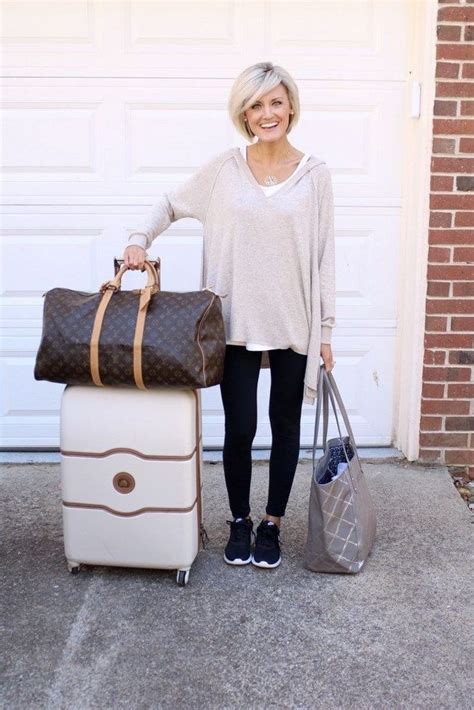42 Best Fall Travel Outfit Ideas For You Who Always On The Go Fall