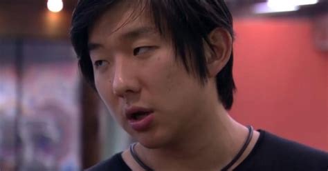 Pyong lee é comprometido mas nem por isso fica olhando as meninas com outros olhos. 'BBB20': ex-namorada de Pyong nega que tenha agredido o ...
