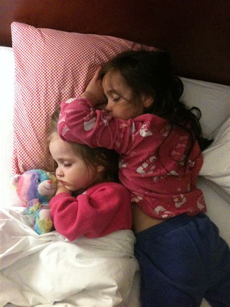Supercruzes Sleeping Sisters