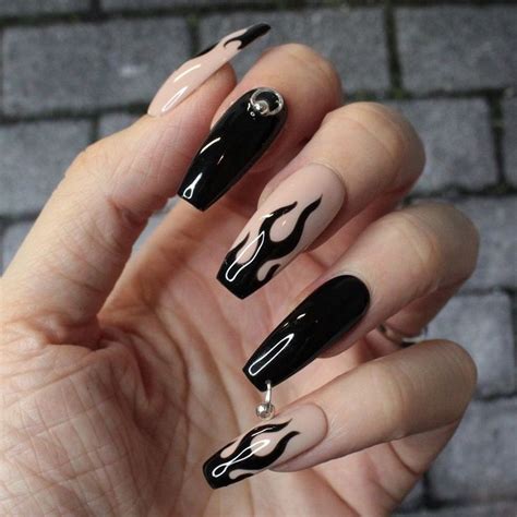Grunge nails aesthetic | Arts Nails | Grunge nails, Acrylic nails