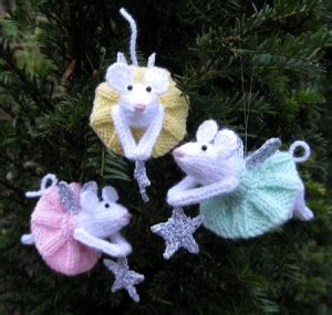 Gauge and yarn weight are not provided, i suspect the needle size is also flexible since the finished size is not very important. 10 Free Knit Christmas Ornament Patterns