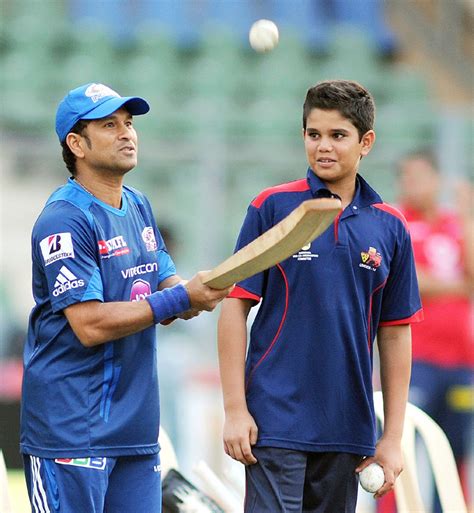 Arjun tendulkar is in london on a small break and spent some time with danielle wyatt having lunch at nandos. Sachin Tendulkar's Son Arjun To Play His Dad's Younger ...