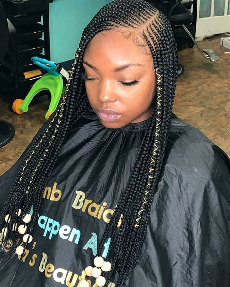 Thick and thin ghana braids create an intricate design atop your head. 15 TRENDY SIDE GHANA BRAIDS TO TRY OUT IN 2020 (PHOTOS) - BlogIT with OLIVIA!!!