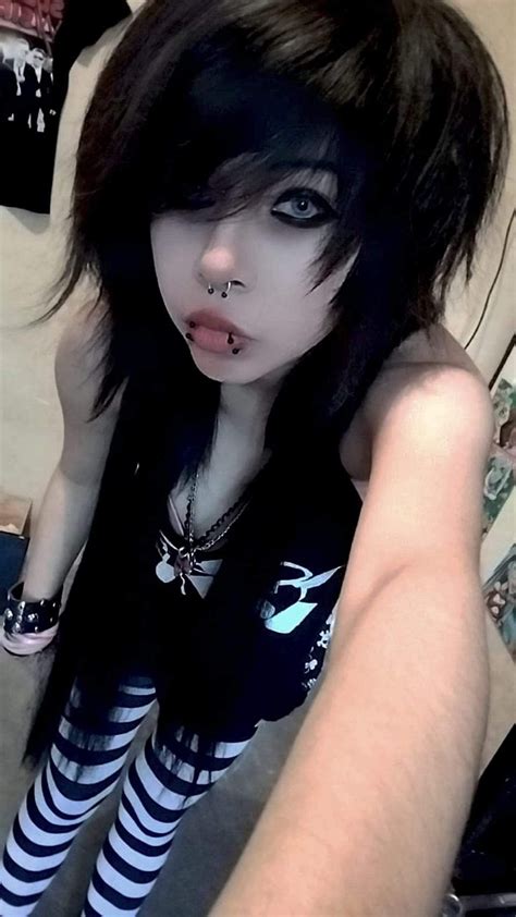 Pin By Bunny On Quick Saves Emo Scene Hair Emo Haircuts Emo Scene Makeup